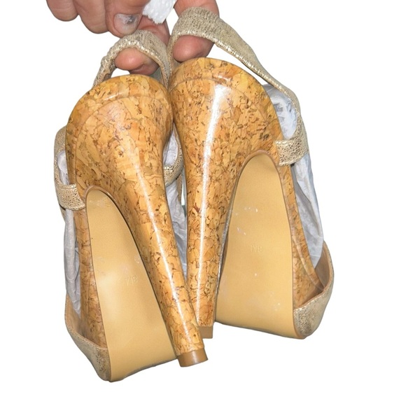 Diane Von Furstenberg Zia Metallic Gold Leather High Heel Sandals. Size 8 - Picture 5 of 13